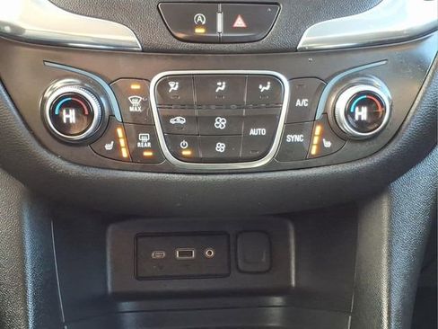 Used 2023 Chevrolet Equinox LT image 18