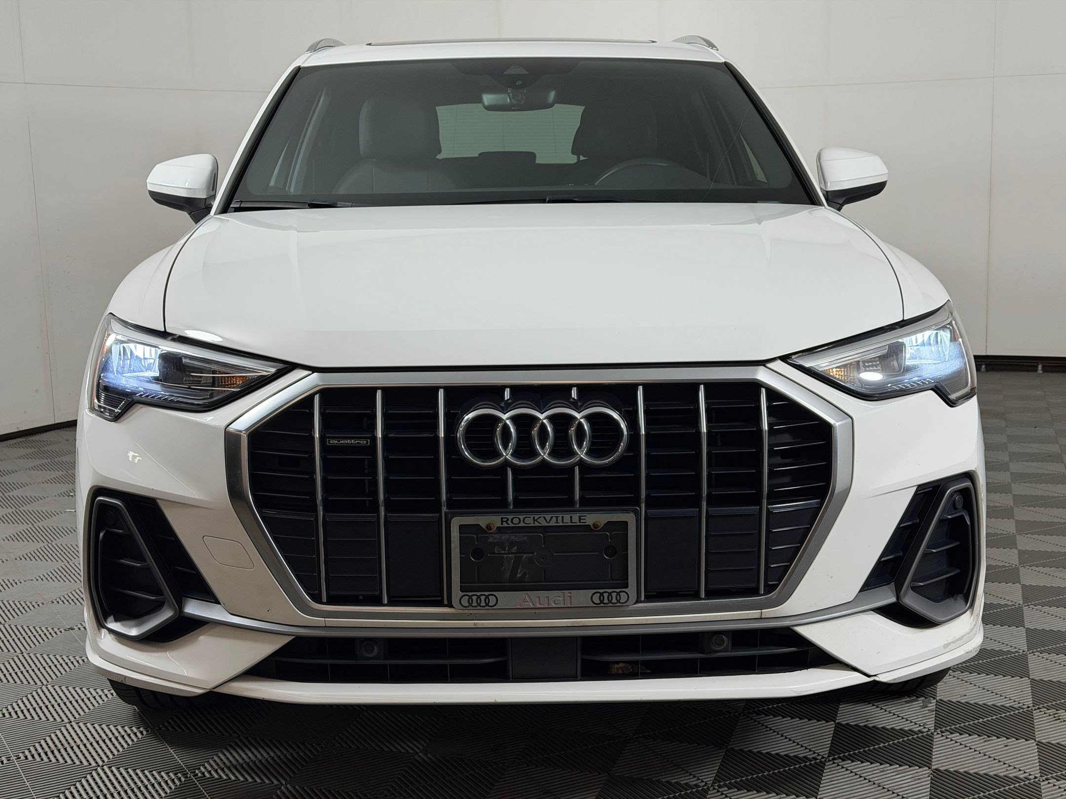 Used 2020 Audi Q3 2.0T Premium w/ Convenience Package AWD/4WD image 6