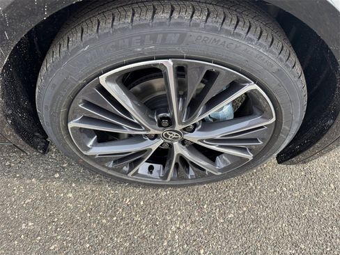 New 2026 Toyota Prius XLE image 17