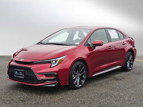 Used 2024 Toyota Corolla SE w/ SE Premium Package image 7