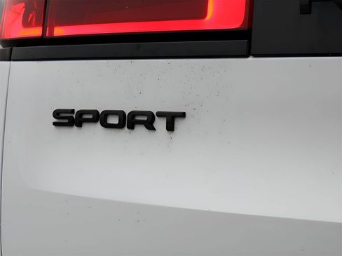 Used 2025 Land Rover Range Rover Sport Dynamic SE image 8
