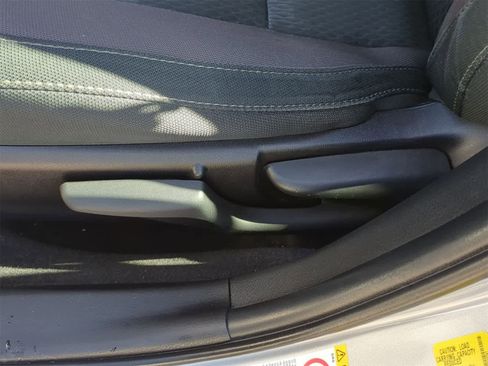 Used 2019 Toyota Corolla LE image 24