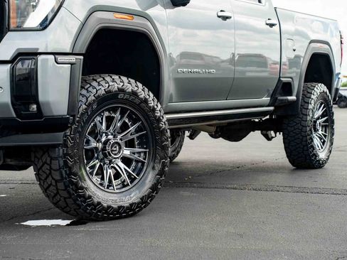 Used 2025 GMC Sierra 2500 Denali Ultimate AWD/4WD image 6
