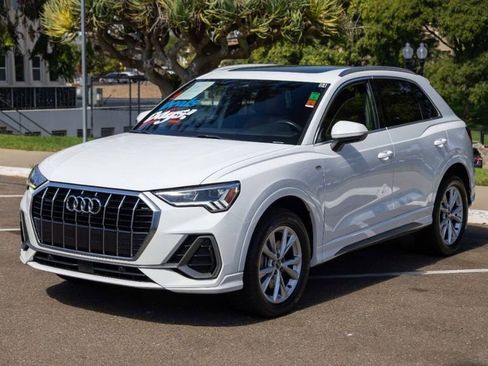 Used 2022 Audi Q3 2.0T Premium Plus w/ Premium Plus Package image 3