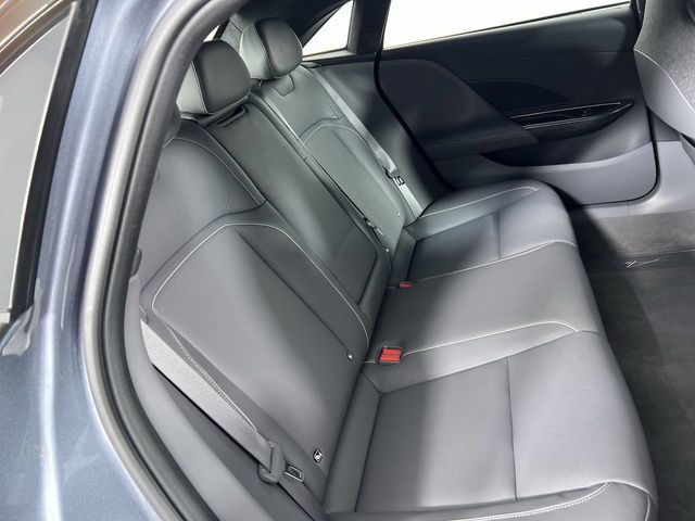 Used 2024 Lucid Air Touring AWD/4WD image 25