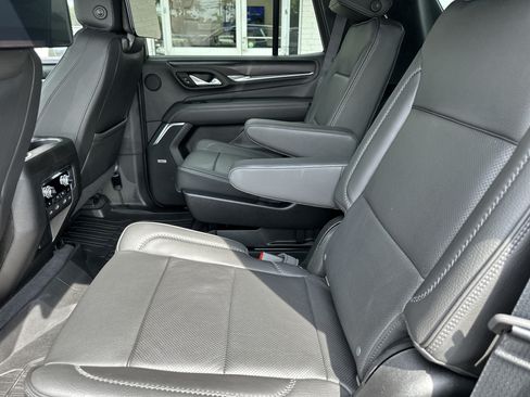 Used 2021 GMC Yukon Denali w/ Denali Premium Package AWD/4WD image 12