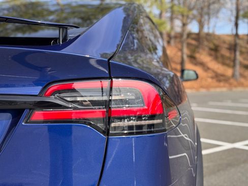 Used 2023 Tesla Model X image 18