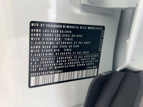 New 2026 Volkswagen Taos SE image 20