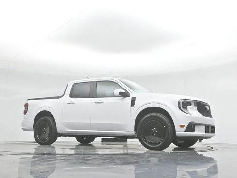 New 2025 Ford Maverick Lobo AWD/4WD image 3