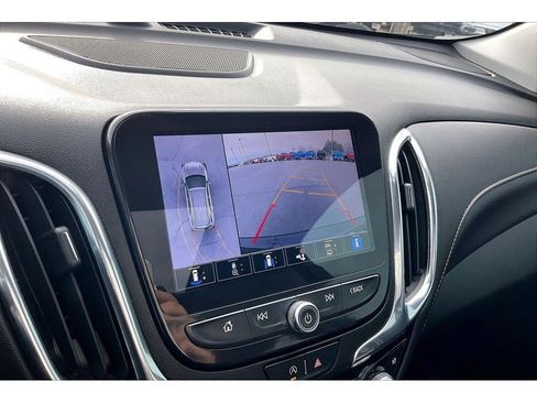 Used 2023 Chevrolet Equinox Premier AWD/4WD image 23