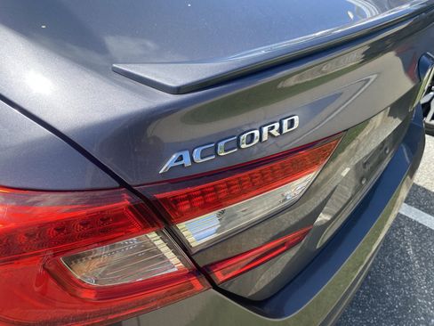 Used 2018 Honda Accord Sport image 12