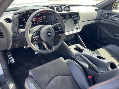 Used 2025 Nissan Z NISMO w/ Floor Mat Package RWD image 6