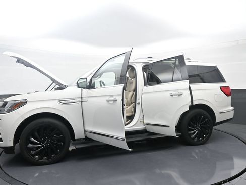 Used 2020 Lincoln Navigator Reserve w/ Equipment Group 208A Reserve AWD/4WD image 41