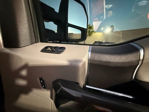 Used 2015 Ford F150 XLT RWD image 39