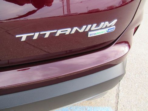 Used 2019 Ford Edge Titanium w/ Equipment Group 301A AWD/4WD image 42