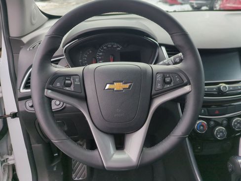 Used 2017 Chevrolet Trax Premier image 35
