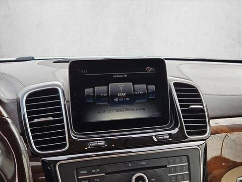 Used 2018 Mercedes-Benz GLS 450 4MATIC image 19