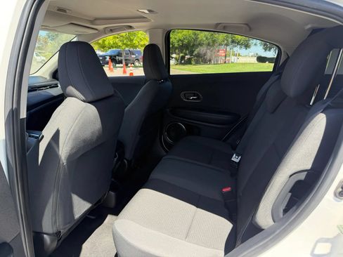 Used 2020 Honda HR-V EX image 11