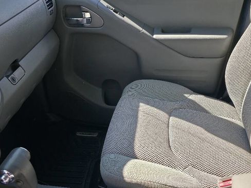 Used 2016 Nissan Frontier SV w/ SV Value Truck Package AWD/4WD image 40