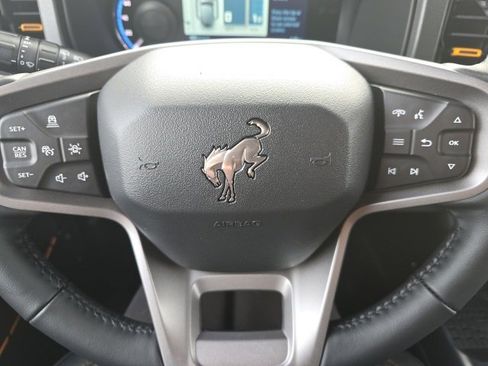 Used 2024 Ford Bronco Badlands image 12