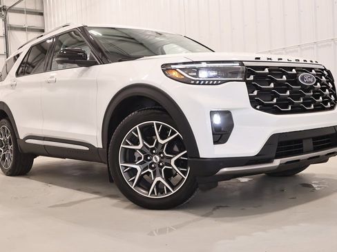 Certified 2025 Ford Explorer Platinum w/ Ultimate Package image 48