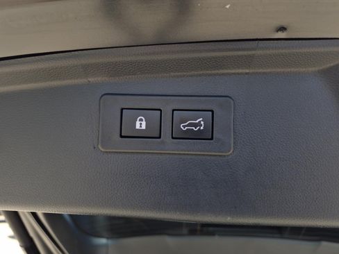 Used 2021 Subaru Outback Touring w/ Popular Package #2 AWD/4WD image 11