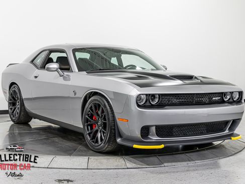 Used 2016 Dodge Challenger SRT Hellcat RWD image 27
