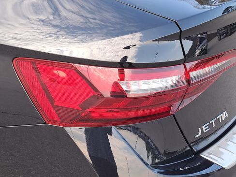 Used 2022 Volkswagen Jetta SEL image 32