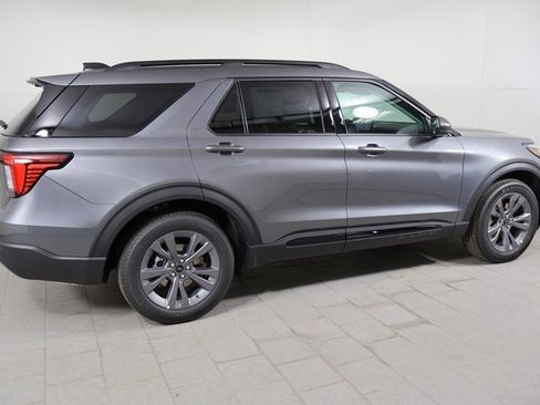 New 2026 Ford Explorer Active w/ Active Comfort Package image 4