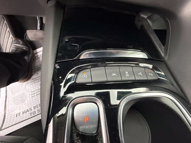 Certified 2022 Buick Envision Avenir w/ Technology Package II FWD image 21