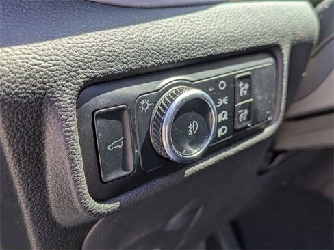 Used 2023 Ford Explorer Limited image 16