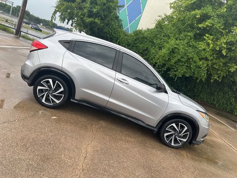 Used 2019 Honda HR-V Sport image 5
