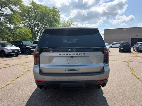 Used 2025 Chevrolet Suburban Z71 AWD/4WD image 6