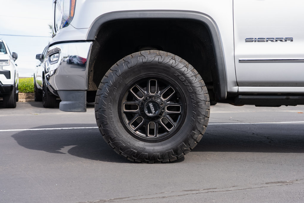 Used 2018 GMC Sierra 1500 SLT w/ SLT Premium Package AWD/4WD image 7