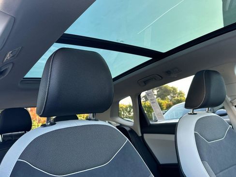 New 2026 Volkswagen Taos SE AWD/4WD image 16