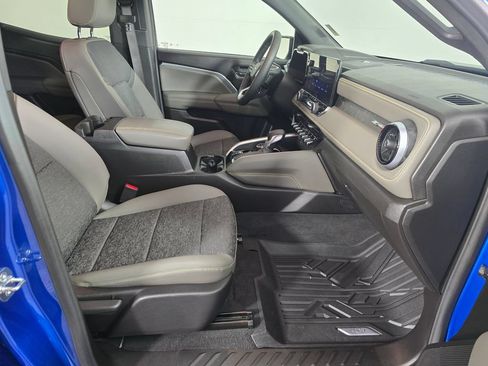 Used 2024 Chevrolet Colorado ZR2 w/ Technology Package AWD/4WD image 11