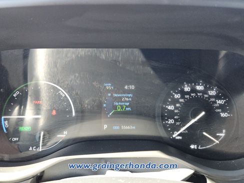 Used 2024 Toyota Sienna XLE FWD image 21