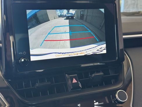 Used 2025 Toyota Corolla LE image 22