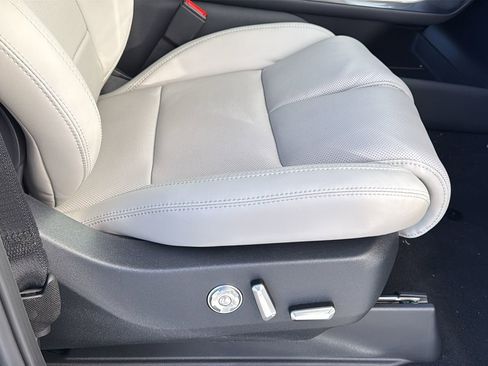 New 2026 Lincoln Navigator L Reserve AWD/4WD image 8