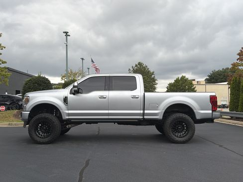 Used 2022 Ford F350 Platinum w/ FX4 Off-Road Package AWD/4WD image 13