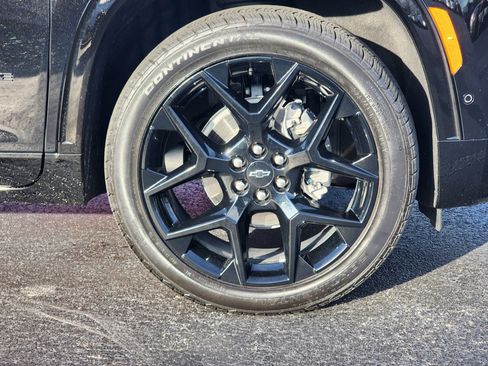 Used 2025 Chevrolet Traverse RS image 6