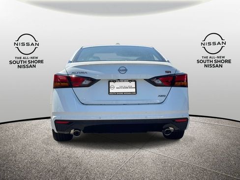 Certified 2025 Nissan Altima 2.5 SR w/ SR Premium Package AWD/4WD image 6