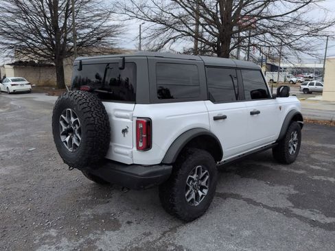 Used 2023 Ford Bronco Badlands image 8