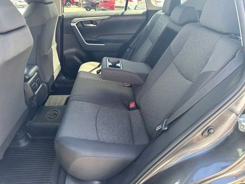 Used 2021 Toyota RAV4 XLE AWD/4WD image 6