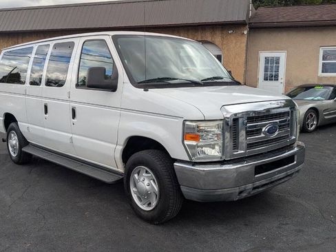 Used 2011 Ford E-350 and Econoline 350 XLT image 2