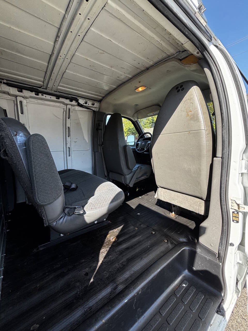 Used 2014 GMC Savana 3500 RWD image 19