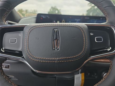 New 2025 Lincoln Navigator L Black Label image 25