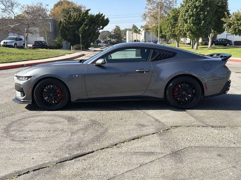Used 2024 Ford Mustang GT Premium image 7