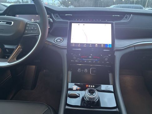 New 2025 Jeep Grand Cherokee Limited image 16