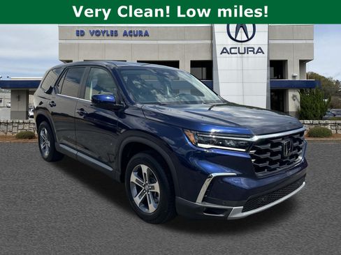 Used 2025 Honda Pilot EX-L image 3